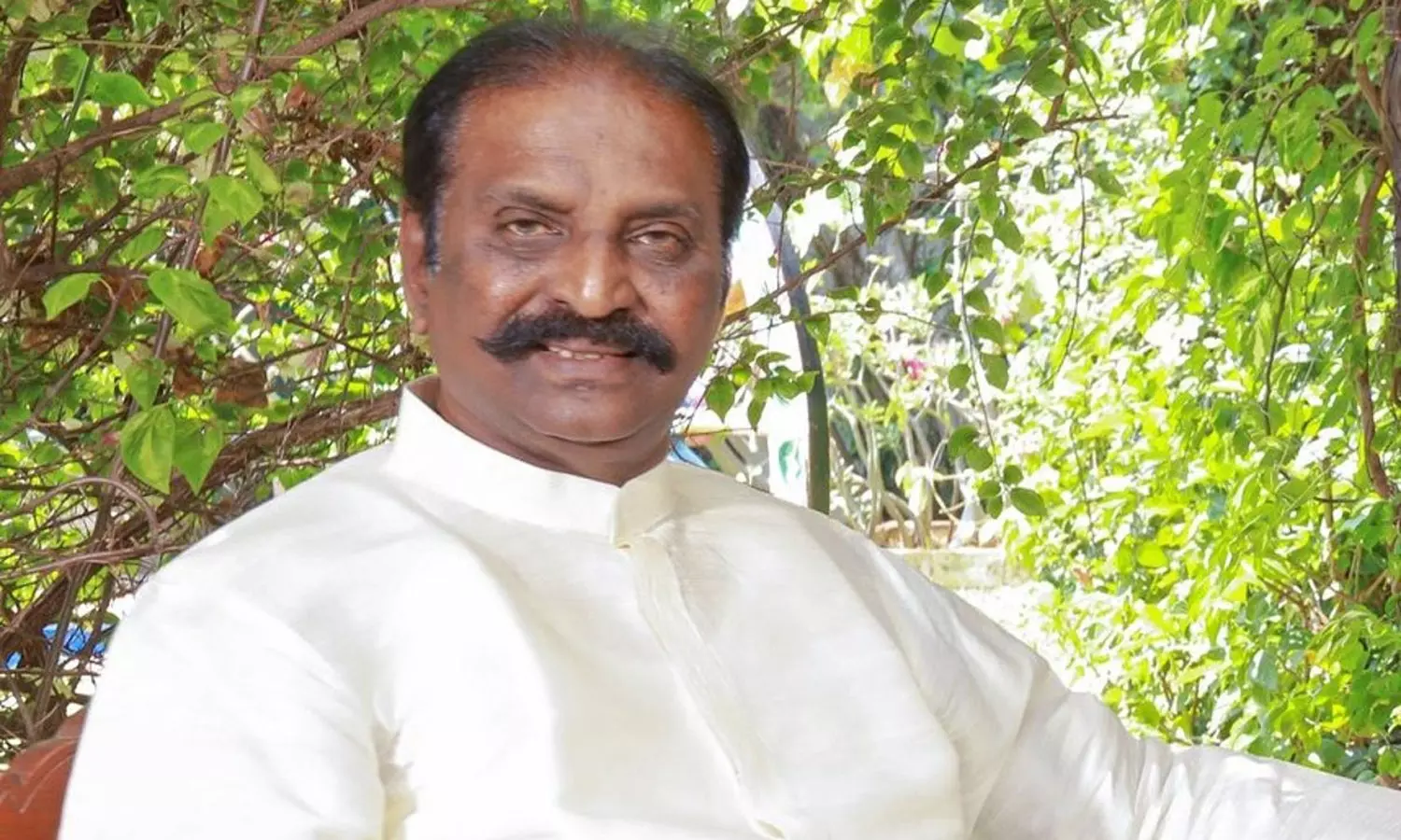 பாலஸ்தீனம் தனி நாடாகட்டும்... வெள்ளைப் பூக்கள் உலகம் எங்கும் மலர்கவே... - வைரமுத்து