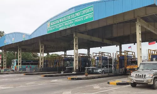 பாஸ்டேக் இருந்தால் லாபம்: சுங்கச்சாவடிகளில் ரொக்கம் செலுத்தினால் இருமடங்கு கட்டணம்