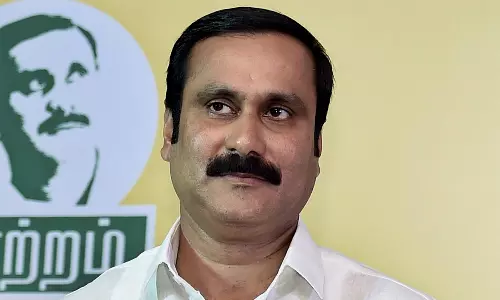 அரசியல் கட்சிகளின் நிகழ்ச்சிகளுக்கு அனுமதி மறுப்பு: ஜனநாயகத்தின் குரல்வளையை நெறிப்பதா?- அன்புமணி கேள்வி