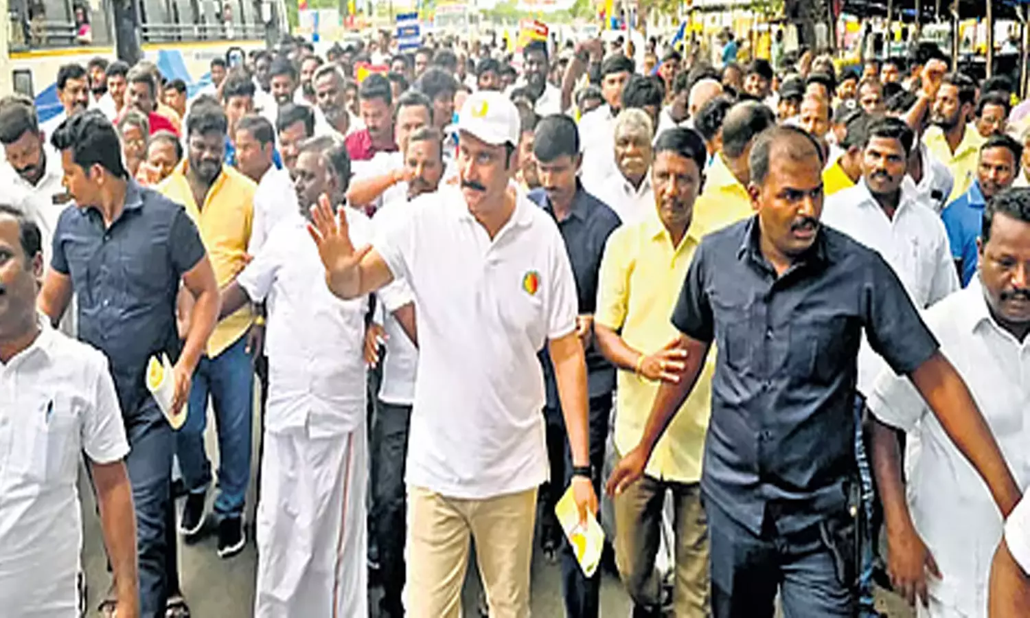 ரோடு- ஷோவுக்கு அனுமதி மறுப்பு- பொதுக்கூட்டத்தில் பங்கேற்கிறார் அன்புமணி ராமதாஸ்