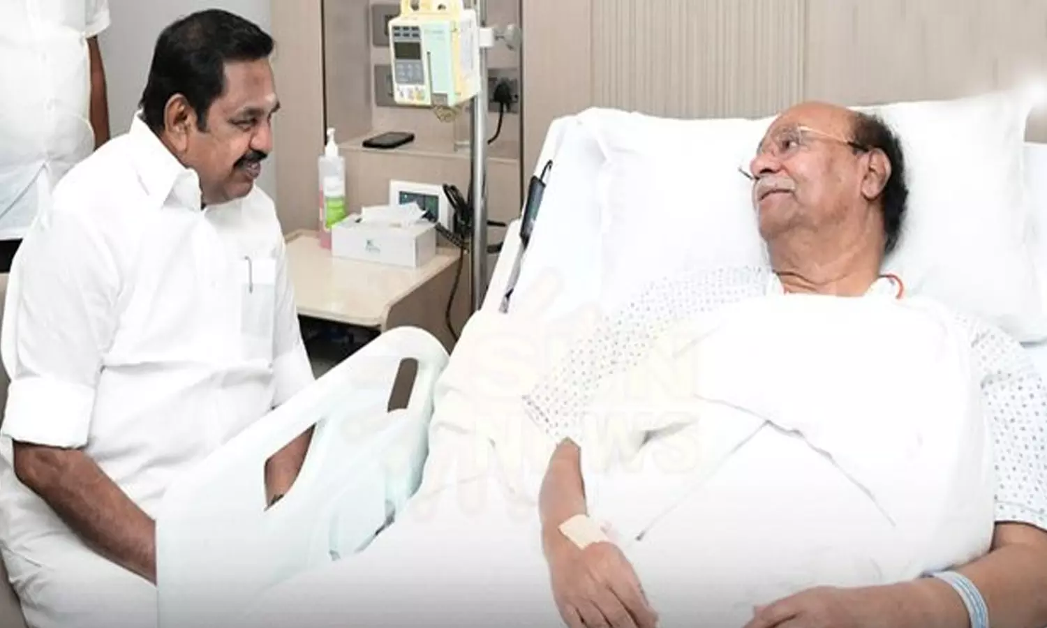 மருத்துவமனையில் ராமதாசை சந்தித்து நலம் விசாரித்தார் இ.பி.எஸ். மருத்துவமனையில் ராமதாசை சந்தித்து நலம் விசாரித்தார் இ.பி.எஸ்.