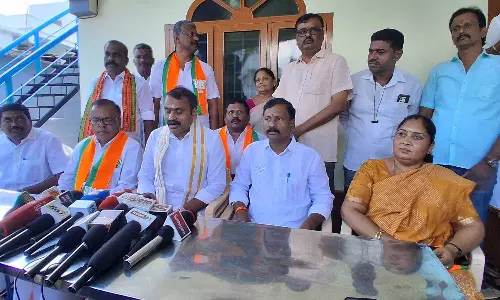 ஊழல்களுக்கு தடையாக இருப்பதால் கவர்னர் ஆர்.என்.ரவியை தி.மு.க. எதிரியாக பார்க்கிறது- எல்.முருகன்