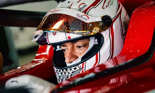 ஸ்பெயினில் மஹிந்திரா Formula E ஜெனரல் 2 காரை ஓட்டி சோதித்து பார்த்த அஜித் குமார்