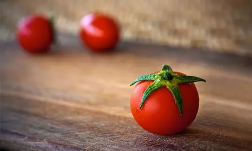 தக்காளி அதிகம் சாப்பிட்டால் சிறுநீரக கற்கள் ஏற்படும் அபாயம்?