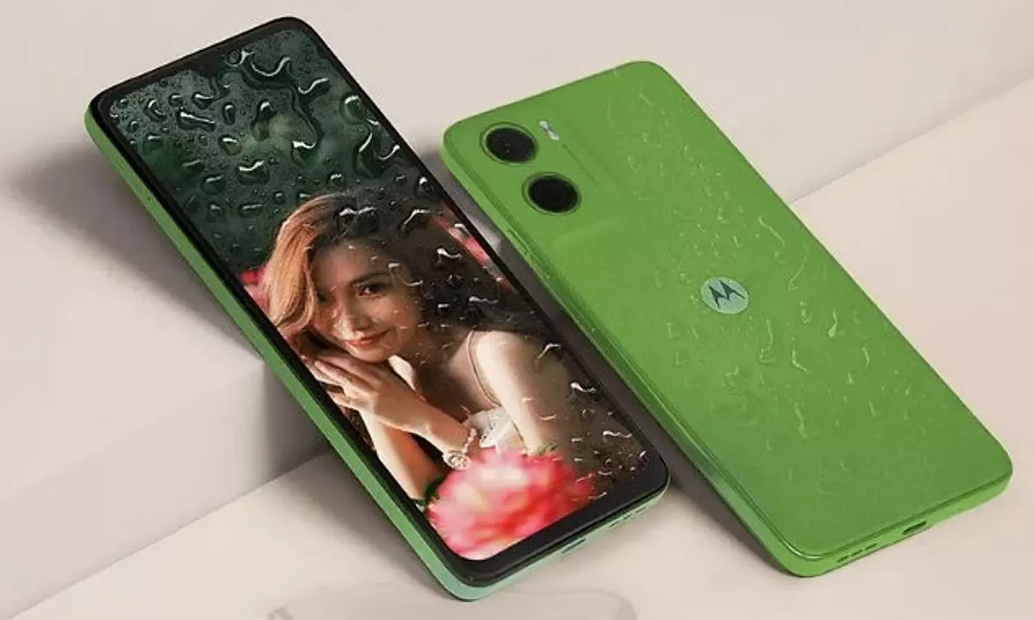 ரூ.7 ஆயிரம் பட்ஜெட்டில் 7000mAH பேட்டரி... சம்பவம் செய்த மோட்டோ ரூ.7 ஆயிரம் பட்ஜெட்டில் 7000mAH பேட்டரி... சம்பவம் செய்த மோட்டோ