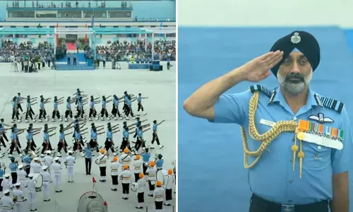 VIDEO: இந்திய விமானப்படை தின அணிவகுப்பை பார்வையிட்டார் விமானப்படைத் தளபதி ஏ.பி. சிங்