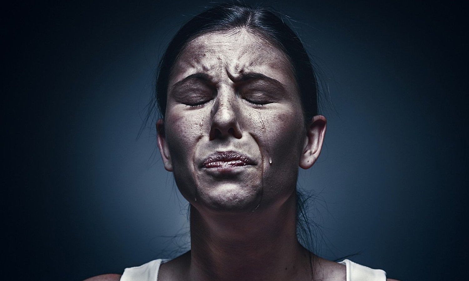 உணர்ச்சிகள் பெண்களுக்குத்தான் அதிகமா? உணர்ச்சிகள் பெண்களுக்குத்தான் அதிகமா?