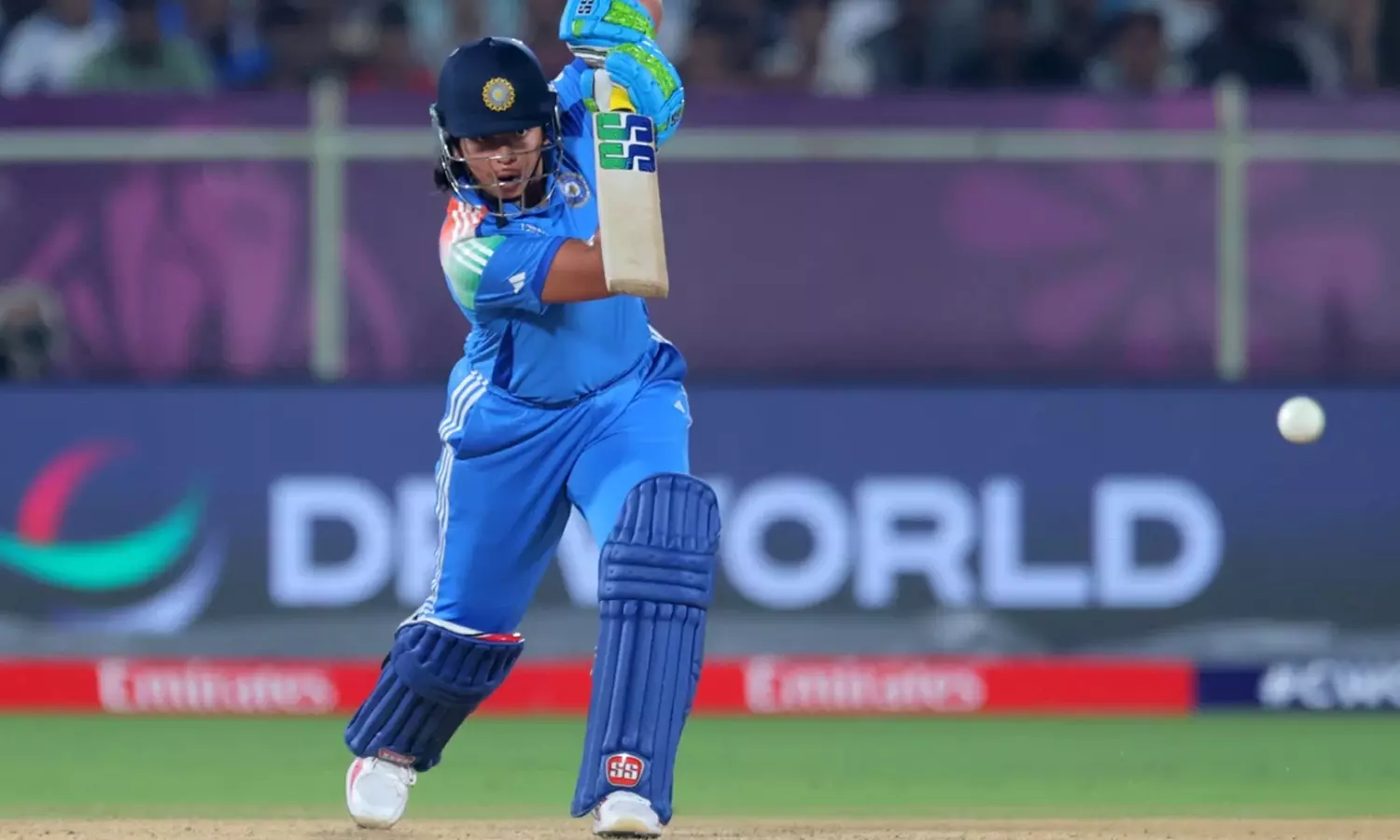 மகளிர் உலகக் கோப்பை 2025: தென் ஆப்பிரிக்காவுக்கு 252 ரன்கள் இலக்கு நிர்ணயம் மகளிர் உலகக் கோப்பை 2025: தென் ஆப்பிரிக்காவுக்கு 252 ரன்கள் இலக்கு நிர்ணயம்