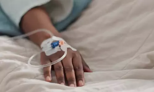 அரசு பள்ளியில் மதிய உணவு சாப்பிட்ட 17 பள்ளி மாணவ-மாணவிகளுக்கு வாந்தி, மயக்கம்