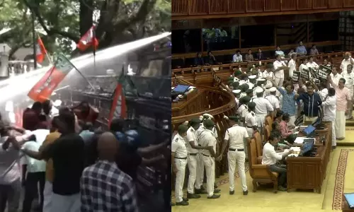 கேரள அரசியலில் சர்ச்சையான சபரிமலை தங்கத் தகடு விவகாரம்.. சட்டமன்றம் முடக்கம் - போராட்டக்காரர்கள் கைது