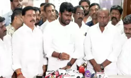 விஜய் கரூர் செல்வதற்கு போலீசின் அனுமதி எதற்கு?- அண்ணாமலை