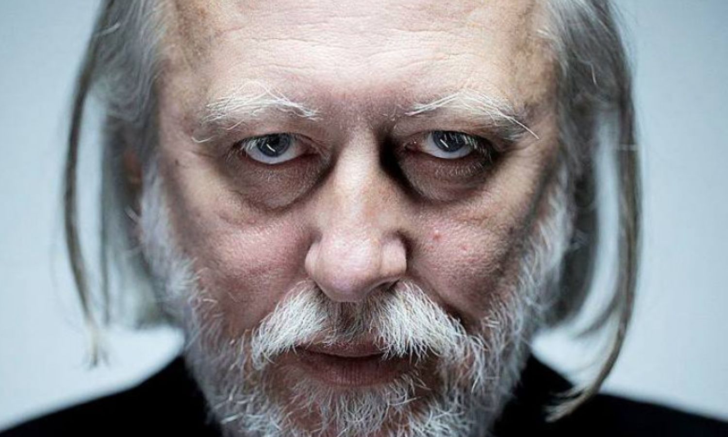 பேரழிவின் ஆசான்.. நோபல் பரிசு பெறும் ஹங்கேரிய எழுத்தாளர் László-வின் எழுத்தும் பின்னணியும்!