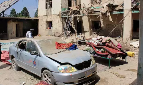 தலைநகர் காபூலில் குண்டு வீச்சு: ஆப்கானிஸ்தானுக்குள் புகுந்து பாகிஸ்தான் வான்வழி தாக்குதல்