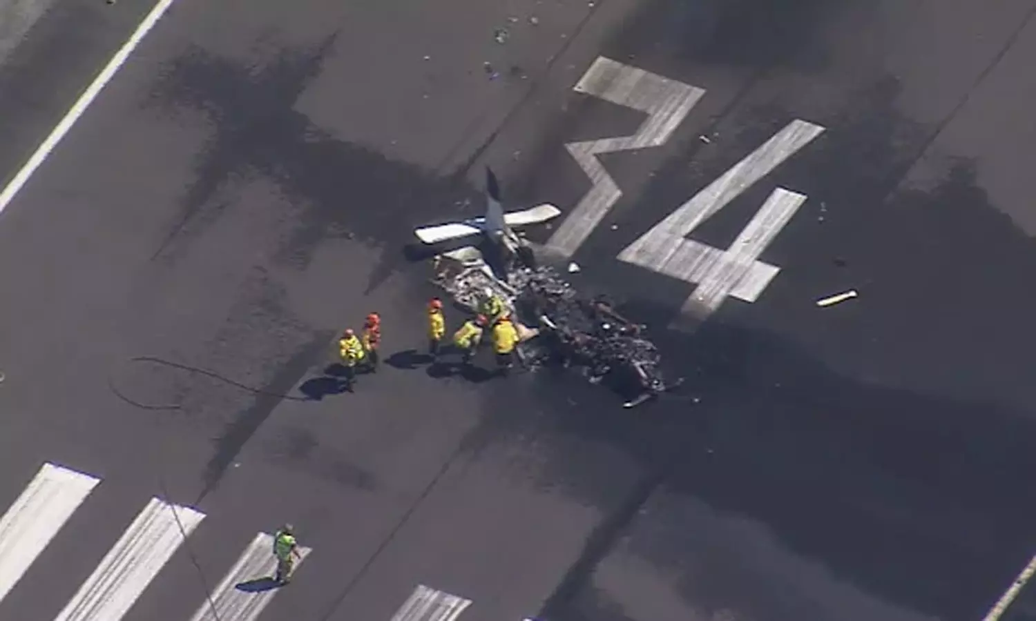 ஆஸ்திரேலியாவில் ஓடுபாதையில் விமானம் விழுந்து தீப்பிடித்தது- 3 பேர் பலி