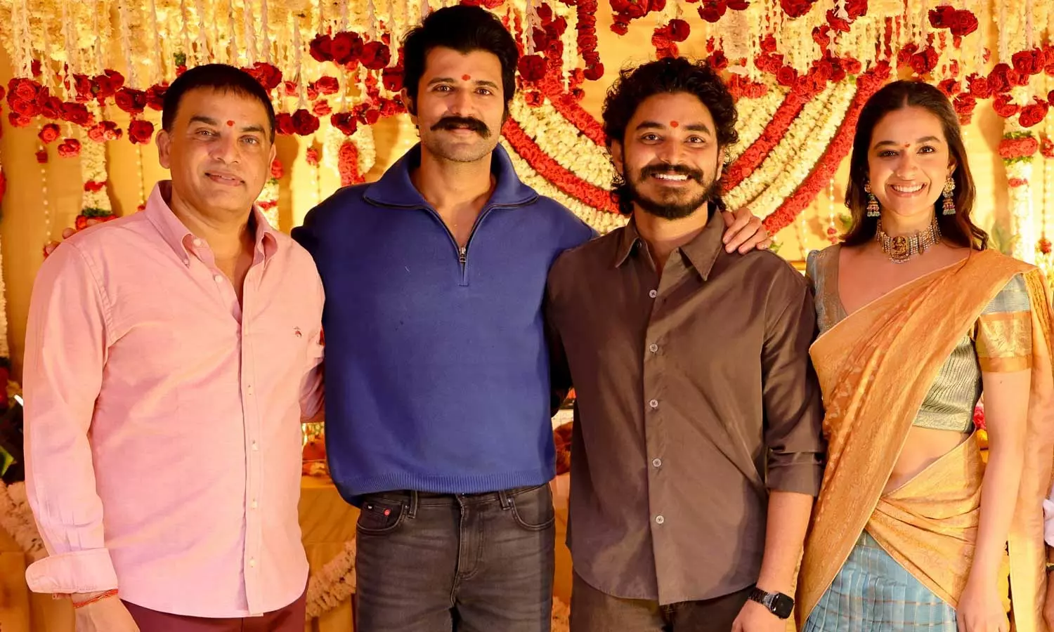 விஜய் தேவரகொண்டா - கீர்த்தி சுரேஷ் நடிக்கும் புதிய படத்தின் பூஜை புகைப்படங்கள்