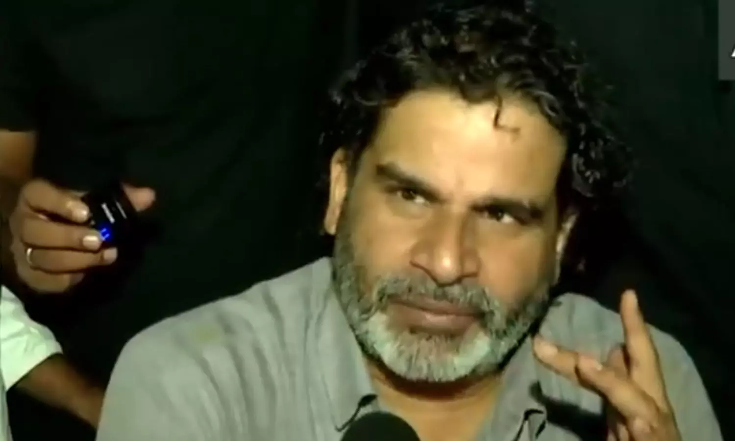 யாரை முட்டாளாக்க பார்க்கிறீர்கள்?: ஆர்.ஜே.டி.யை சாடிய பிரசாந்த் கிஷோர் யாரை முட்டாளாக்க பார்க்கிறீர்கள்?: ஆர்.ஜே.டி.யை சாடிய பிரசாந்த் கிஷோர்