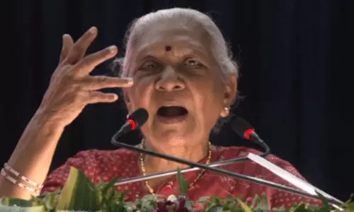 லிவ்-இன் உறவால் பெண்கள் 50 துண்டுகளாக வெட்டப்படுகிறார்கள் - மாணவிகளை எச்சரித்த உ.பி. ஆளுநர்