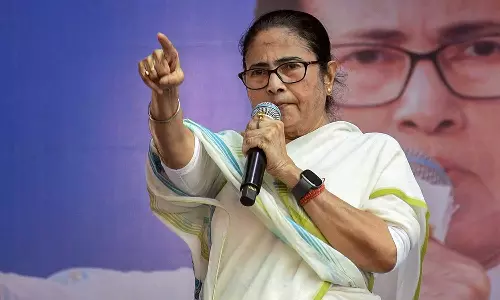 மாநில தேர்தல் அதிகாரிக்கு மம்தா எச்சரிக்கை: வீடியோ ஆதாரங்களை கேட்கும் தேர்தல் ஆணையம்