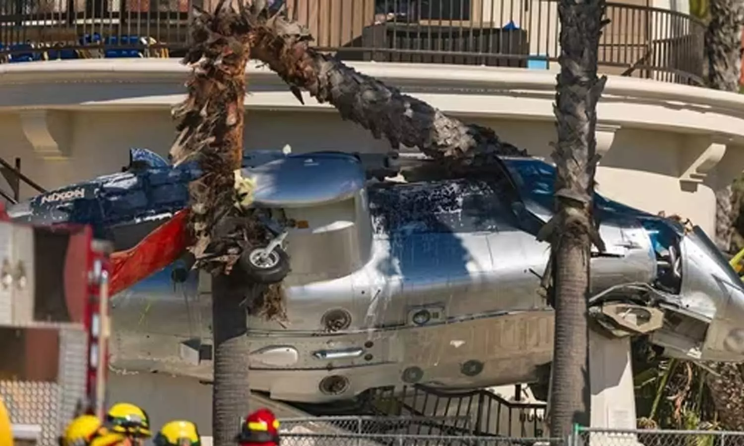 VIDEO: அமெரிக்காவில் ஹெலிகாப்டர் விபத்து - 5 பேர் படுகாயம் VIDEO: அமெரிக்காவில் ஹெலிகாப்டர் விபத்து - 5 பேர் படுகாயம்