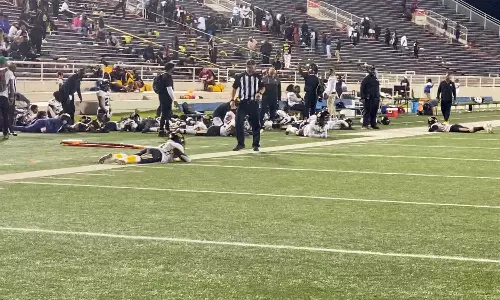 அமெரிக்கா: பள்ளியில் நடைபெற்ற கால்பந்து போட்டியில் துப்பாக்கிச்சூடு - 4 பேர் உயிரிழப்பு