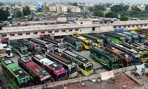 சென்னையில் இருந்து நெல்லைக்கு செல்ல ரூ.5000 கட்டணம்- ஆம்னி பஸ்களில் 3 மடங்கு கட்டணம் உயர்வு