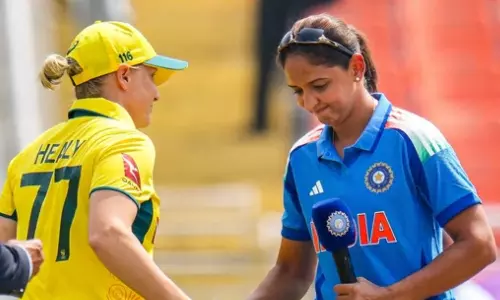 மகளிர் உலகக் கோப்பை: இந்தியாவுக்கு எதிரான ஆட்டத்தில் டாஸ் வென்ற ஆஸ்திரேலியா.. பந்துவீச்சு தேர்வு