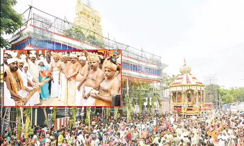 மணலி புதுநகர் அய்யா வைகுண்டசாமி கோவில் தேரோட்டம்: ஏராளமான பக்தர்கள் பங்கேற்பு