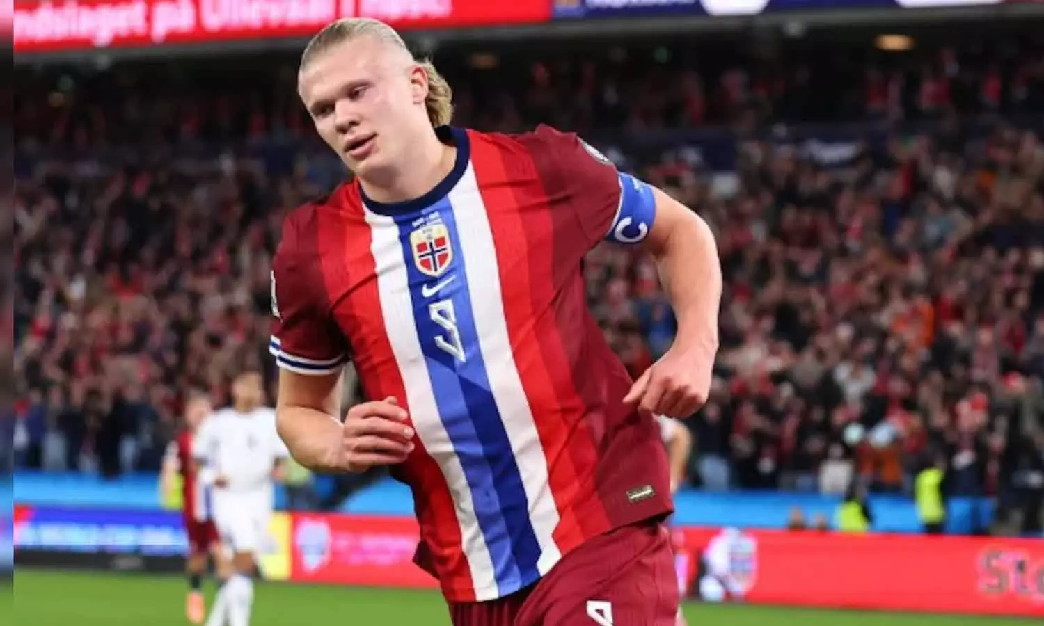 சர்வதேச கால்பந்து போட்டியில் அதிவேகமாக 50 கோல்: சாதனை படைத்த நார்வே வீரர்