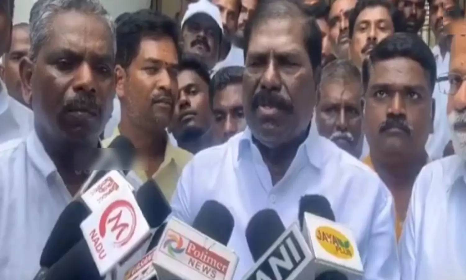 அன்புமணி அபாண்டமாக பொய் கூறுகிறார்- ஜி.கே.மணி குற்றச்சாட்டு அன்புமணி அபாண்டமாக பொய் கூறுகிறார்- ஜி.கே.மணி குற்றச்சாட்டு