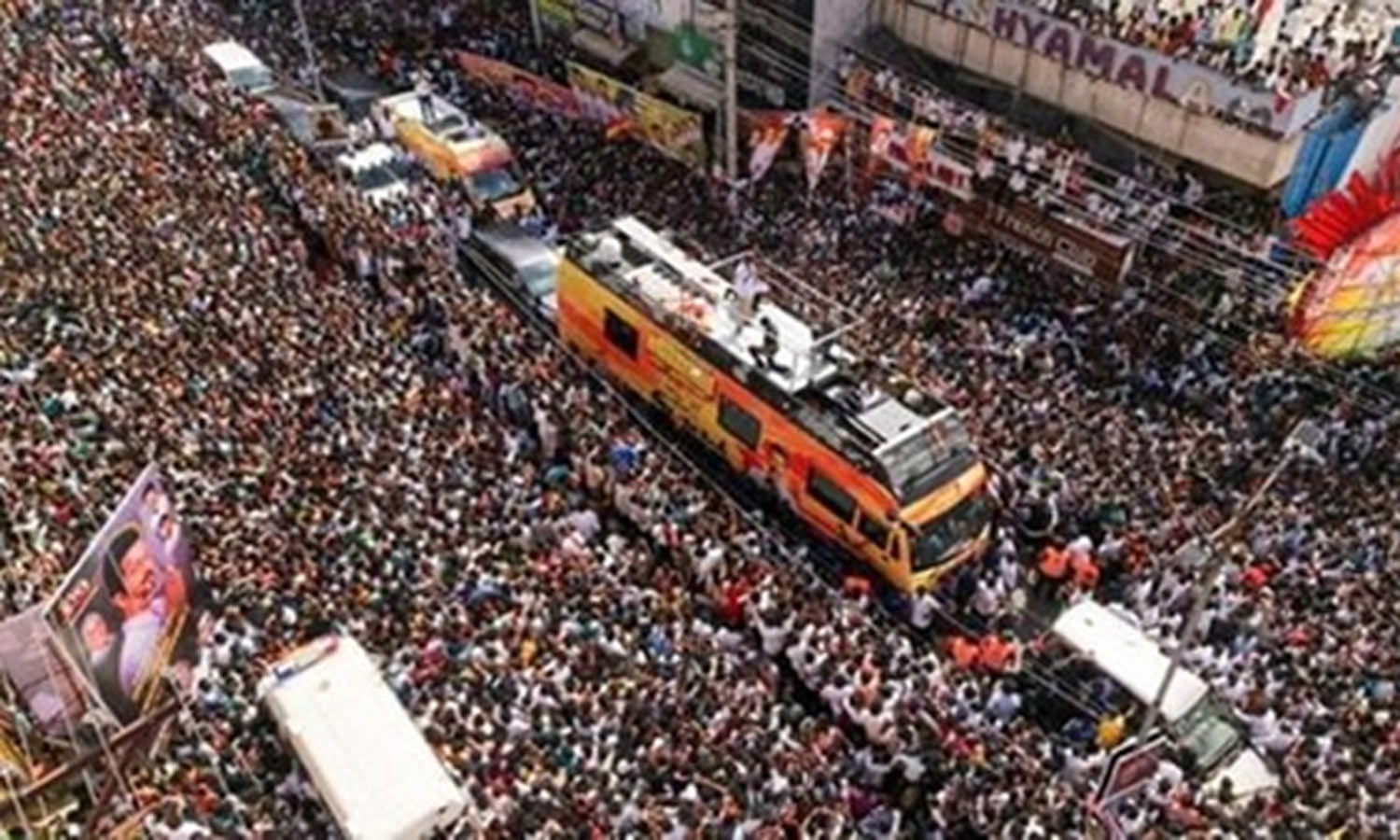 41 பேர் பலியான சம்பவம்: சி.பி.ஐ. சிறப்பு அதிகாரி விரைவில் கரூர் வருகிறார் 41 பேர் பலியான சம்பவம்: சி.பி.ஐ. சிறப்பு அதிகாரி விரைவில் கரூர் வருகிறார்