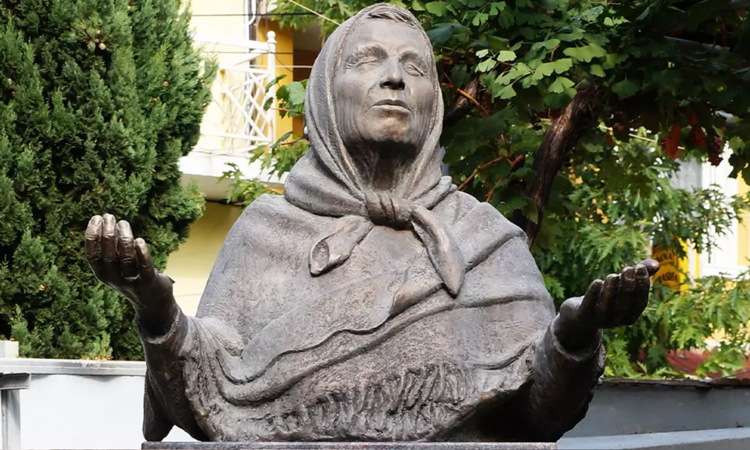 2026-இல் உலகப் பொருளாதாரம் சரியும்.. 3-ஆம் உலகப் போர் மூளும் - பாபா வாங்கா தீர்க்கதரிசனம்! 2026-இல் உலகப் பொருளாதாரம் சரியும்.. 3-ஆம் உலகப் போர் மூளும் - பாபா வாங்கா தீர்க்கதரிசனம்!