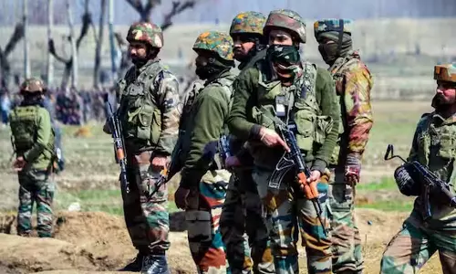 ஜம்மு-காஷ்மீரின் குப்வாராவில் 2 பயங்கரவாதிகள் சுட்டுக்கொலை