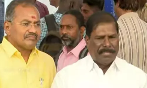 சபாநாயகரை சந்தித்து பேசிய ராமதாஸ் தரப்பினர்