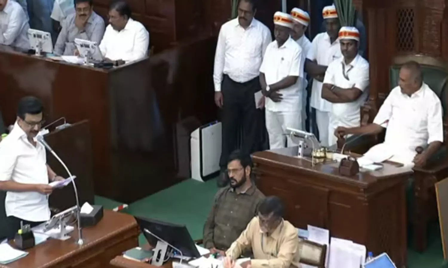 கரூர் சம்பவத்தில் 41 பேரின் உடல்கள் அவசரமாக உடற்கூராய்வு - சட்டசபையில் முதலமைச்சர் விளக்கம்