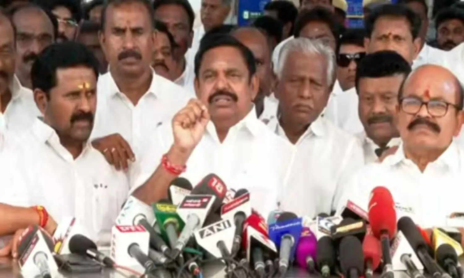 முழுமையான பாதுகாப்பு கொடுத்திருந்தால் 41 பேரின் உயிர் பறிபோயிருக்காது - இ.பி.எஸ். முழுமையான பாதுகாப்பு கொடுத்திருந்தால் 41 பேரின் உயிர் பறிபோயிருக்காது - இ.பி.எஸ்.