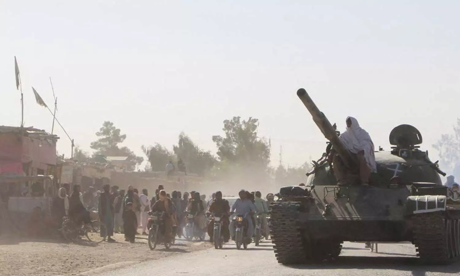 போர்க்களமான எல்லைப்பகுதி: பாகிஸ்தான்- ஆப்கானிஸ்தான் இடையே 48 மணி நேர சண்டை நிறுத்தம்