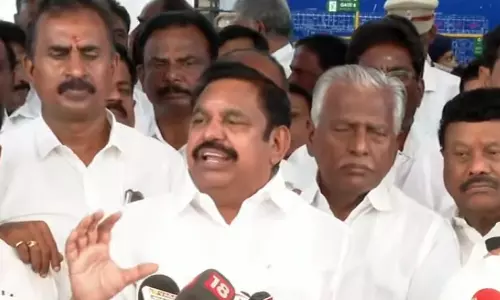 கரூர் சம்பவத்தில் அரசியல் செய்வது யார்? - இ.பி.எஸ்.