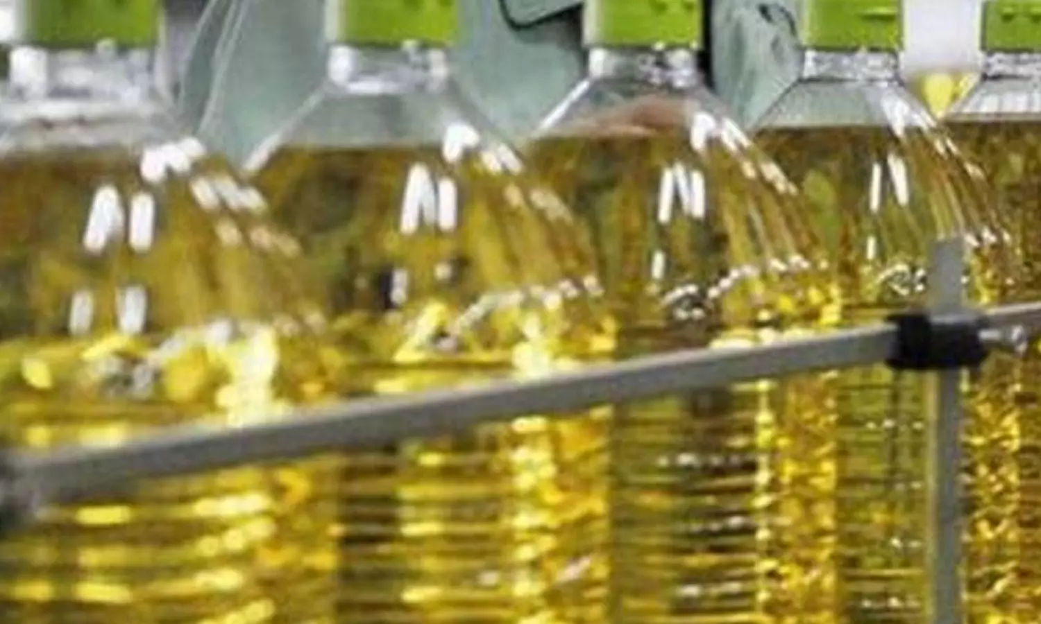 தீபாவளி பண்டிகையை முன்னிட்டு விருதுநகர் வணிகச் சந்தையில் எண்ணெய் விலையில் மாற்றமில்லை