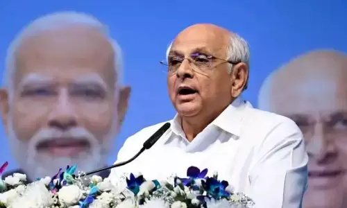 குஜராத் அமைச்சர்கள் அனைவரும் கூண்டோடு ராஜினாமா.. என்ன காரணம்?