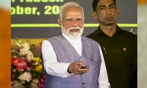 ரூ.13,430 கோடி மதிப்பிலான திட்டங்களுக்கு அடிக்கல் நாட்டினார்  பிரதமர் மோடி