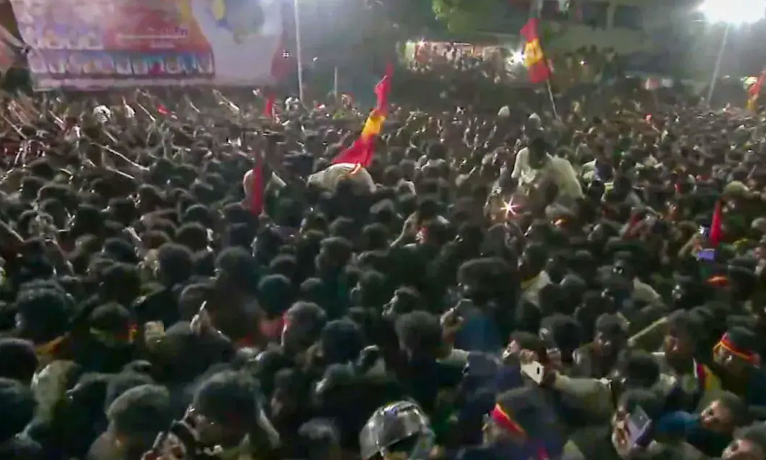 கரூரில் விசாரணை தொடங்கும் சி.பி.ஐ.- சம்பவம் நடந்த வேலுச்சாமிபுரத்தை பார்வையிடுகிறார்கள்