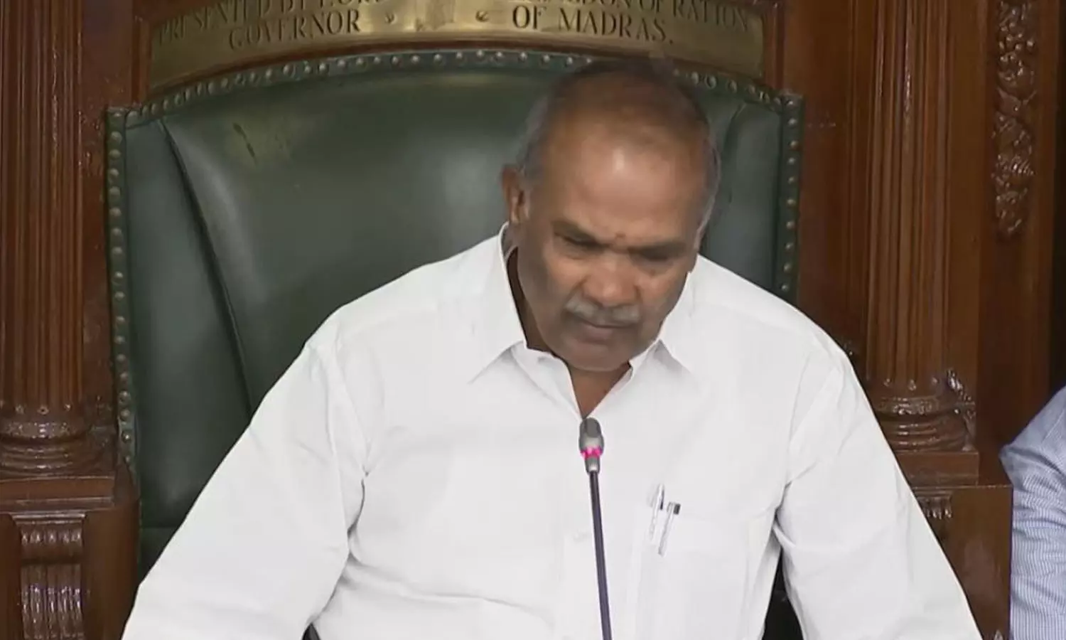 உங்கள் பிரச்சனையை சட்டசபைக்கு வெளியே வைத்து கொள்ளுங்கள்- பா.ம.க. எம்.எல்.ஏ.க்களுக்கு சபாநாயகர் எச்சரிக்கை உங்கள் பிரச்சனையை சட்டசபைக்கு வெளியே வைத்து கொள்ளுங்கள்- பா.ம.க. எம்.எல்.ஏ.க்களுக்கு சபாநாயகர் எச்சரிக்கை