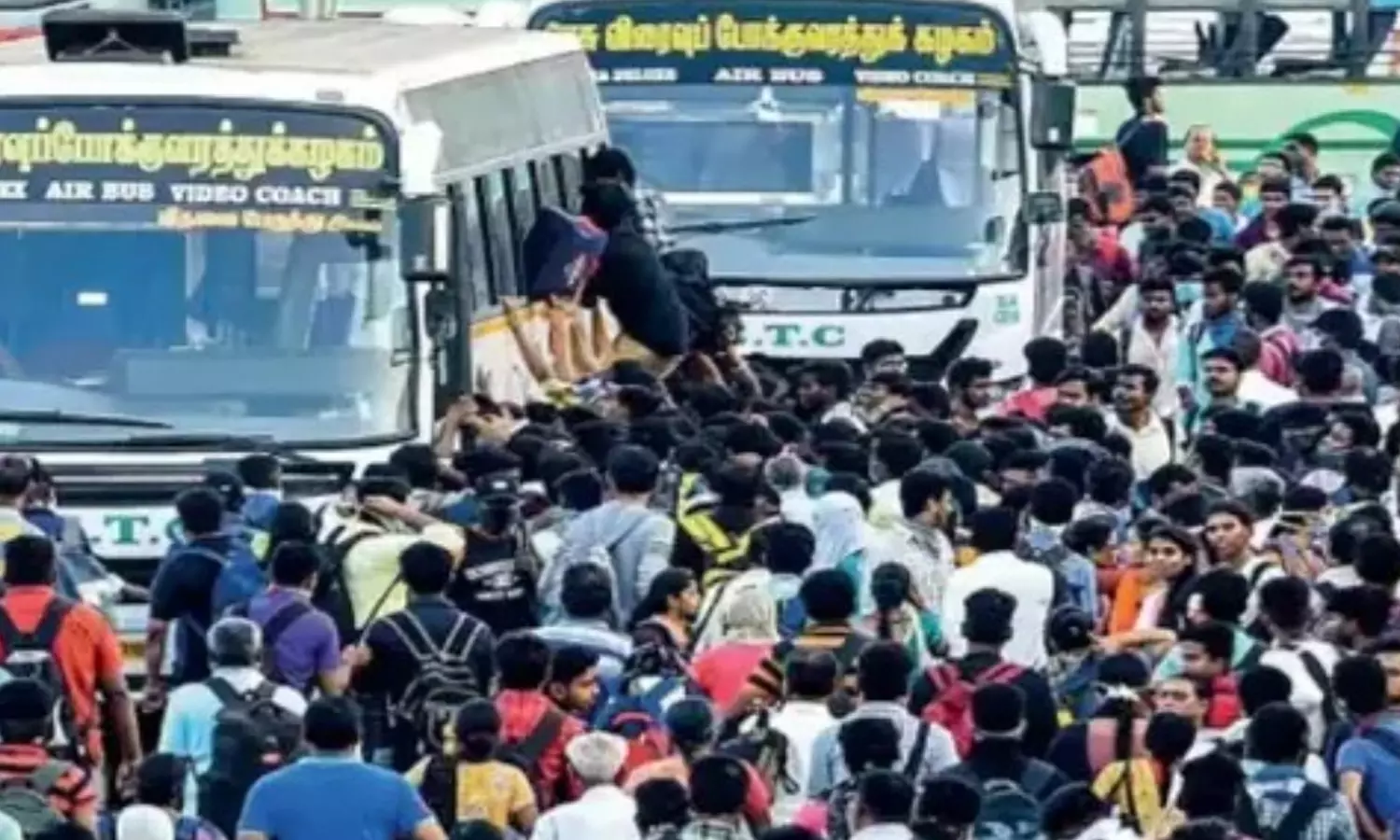 தீபாவளியை சொந்த ஊர்களில் கொண்டாட சென்னையில் இருந்து 12 லட்சம் பேர் பயணம்