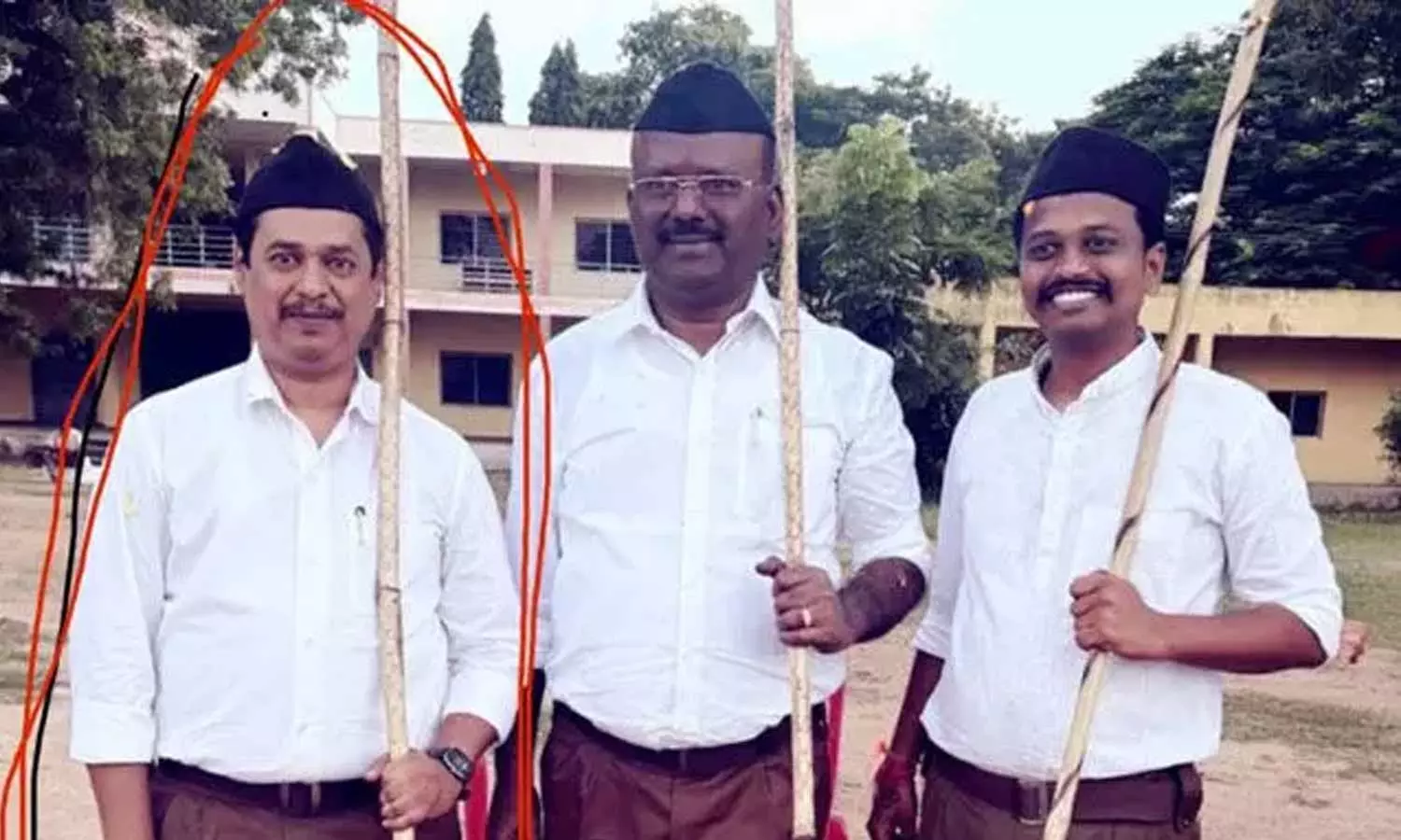 கர்நாடகா: RSS அணிவகுப்பில் கலந்துகொண்ட பஞ்சாயத்து வளர்ச்சி அலுவலர் சஸ்பெண்ட்