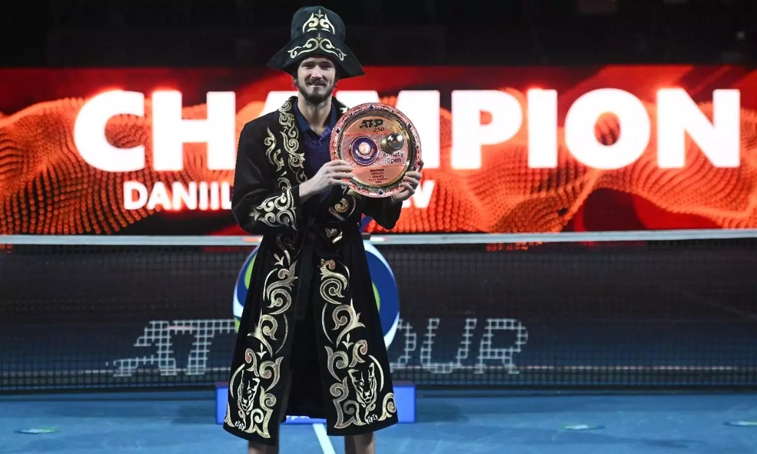 அல்மாட்டி ஓபன் டென்னிஸ்: சாம்பியன் பட்டம் வென்றார் மெத்வதேவ்