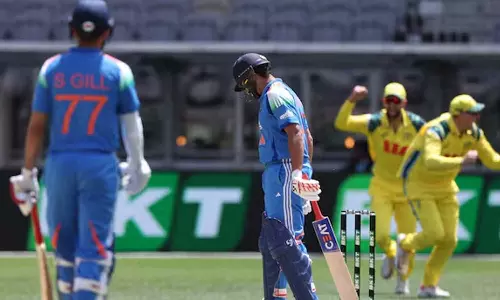 மீண்டும் மீண்டும் குறுக்கிட்ட மழை: IND Vs AUS ஒருநாள் போட்டி 26  ஓவர்களாக குறைப்பு