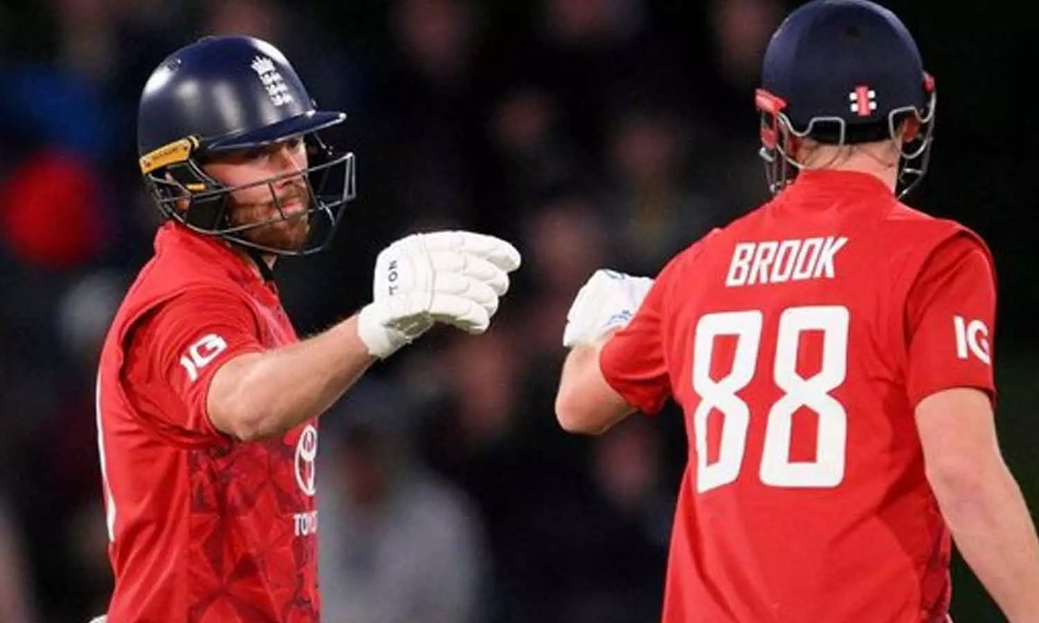 2-வது டி20 போட்டியில் இங்கிலாந்து ருத்ரதாண்டவம்: நியூசிலாந்துக்கு இமாலய இலக்கு