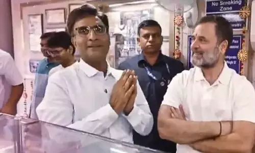 நாங்கள் வெயிட்டிங், விரைவில் திருமணம் செய்யுங்கள்: ராகுல் காந்திக்கு வேண்டுகோள் வைத்த ஸ்வீட் கடை உரிமையாளர்