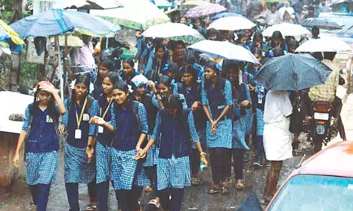 திருவள்ளூர், தஞ்சாவூர், மயிலாடுதுறையில் பள்ளி, கல்லூரிகளுக்கு நாளை விடுமுறை