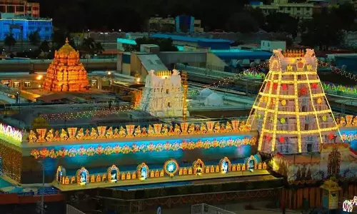 தீபாவளி ஆஸ்தானம் கோலாகலம் - திருப்பதி கோவிலில் கூட்டம் அலைமோதியது